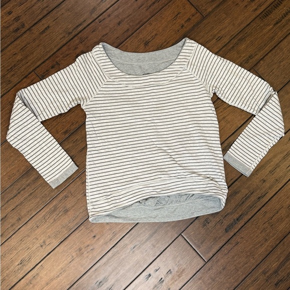 lululemon athletica Sweaters - Lululemon Rundown Long Sleeve Reversible Striped/Gray Long Sleeve Top/Sweater